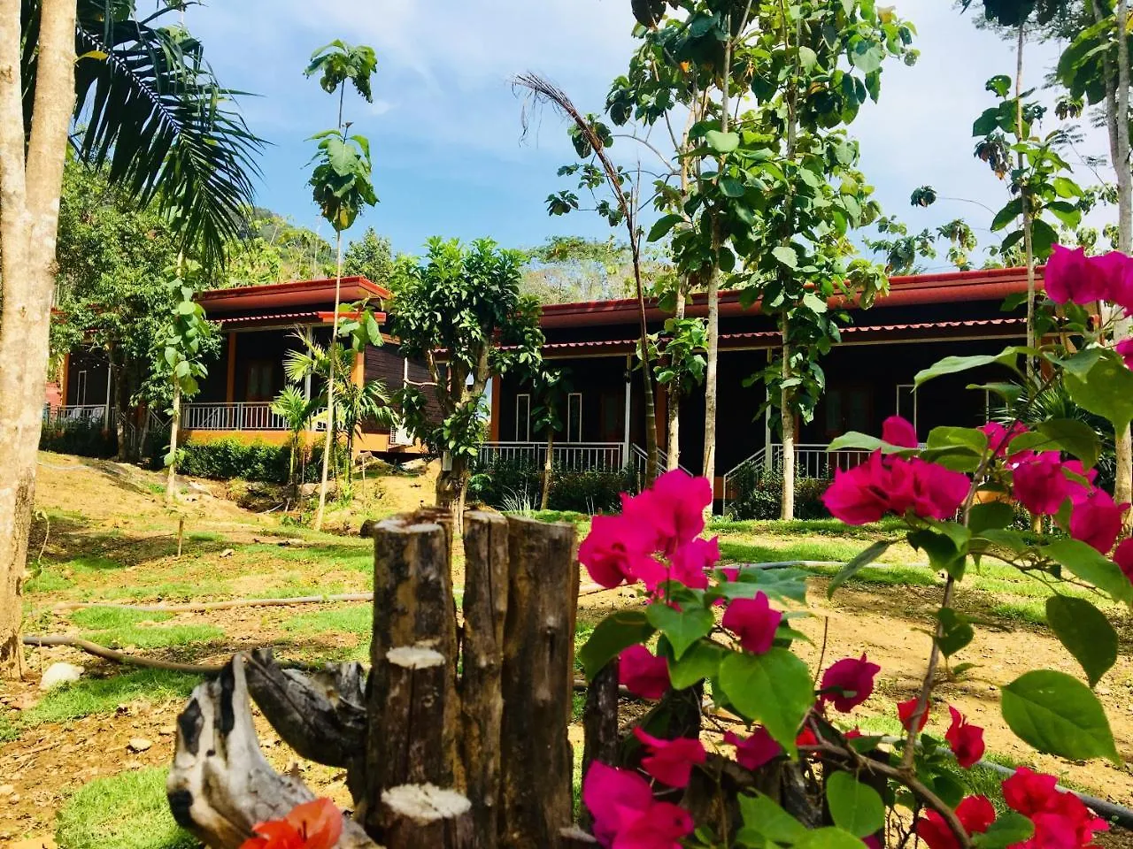 Khum Maikaew Resort Ko Lanta